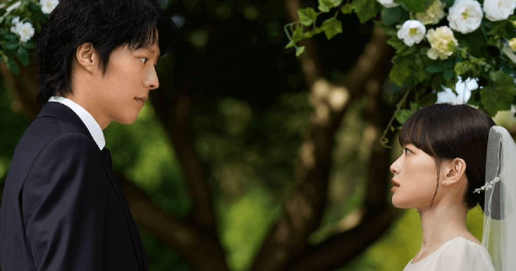 Jang Ki-Yong as Bok Gwi-Ju, Chun Woo-Hee as Do Da-Hae in The Atypical Family