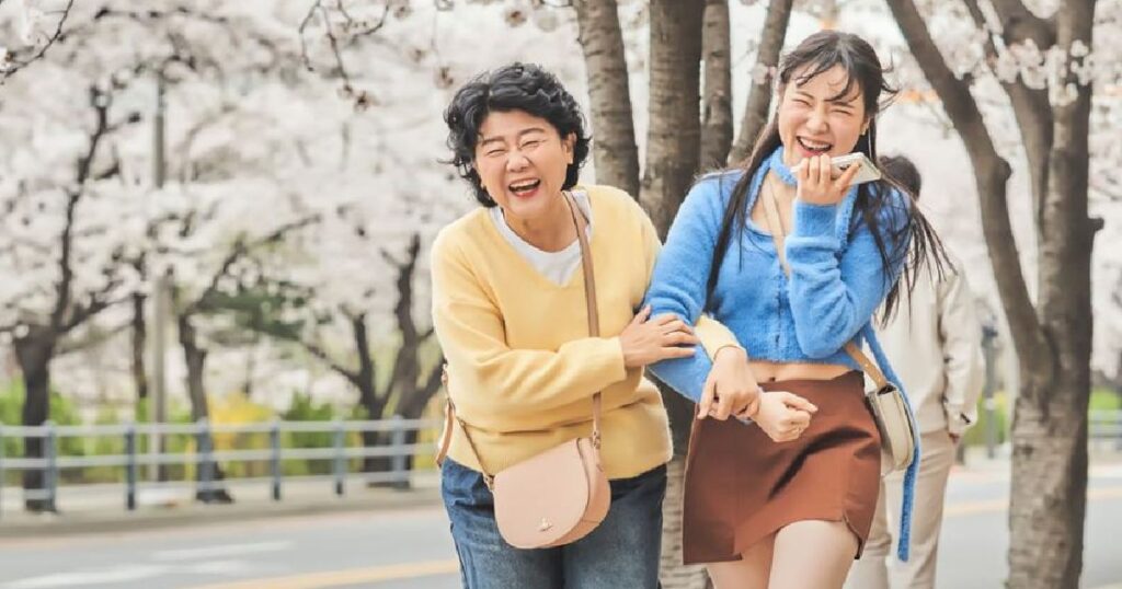 Lee Jung-Eun as Lim Sun, Kim A-Young as Do Ga-Yeong in Miss Night and Day

Image from Samhwa Networks | SLL | JTBC | Netflix
