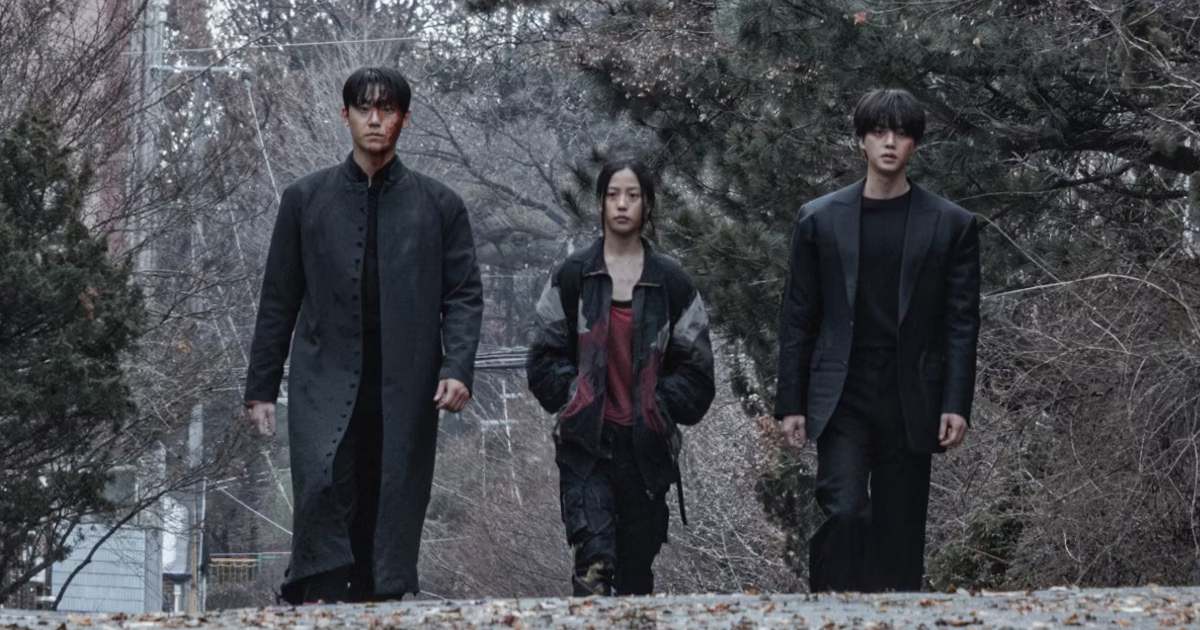 Neohumans vs Special Infectees in Sweet Home Season 3 Lee Do-Hyun as Lee Eun-Hyeok, Go Min-Si as Lee Eun-Yu, Song Kang as Cha Hyun-Su in Sweet Home Season 3 Image from Studio Dragon | Studio N | Netflix